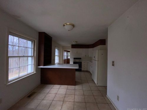 23 Fresh Meadow Rd, Upper Stepney CT  06468-1023 exterior