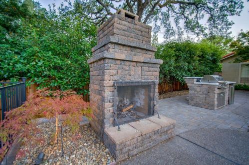 111 Burrill Dr, Folsom CA  95630-2270 exterior