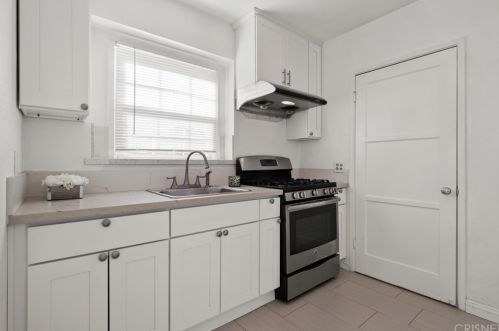 819 Glendale Ave, Glendale CA 91205-3316 exterior