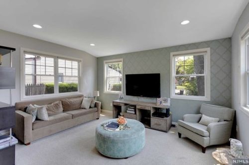 1663 River Rd, Teaneck NJ  07666-2259 exterior