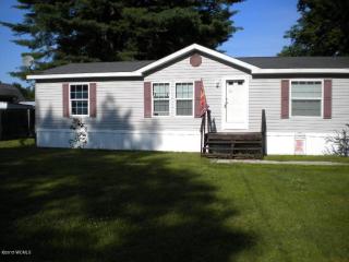 14 Indiana Ave, Glens Falls, NY 12804-7983
