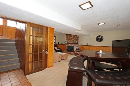 15 Benneville Rd, Milford CT  06461-2432 exterior