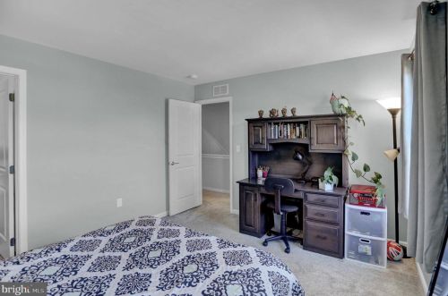 15 Waverly Ln, Carlisle PA  17015-7119 exterior