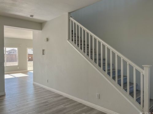 13680 Adele St, Victorville, CA 92392-8923