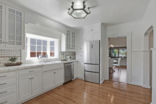 549 Acacia Ave, San Bruno CA  94066-4221 exterior