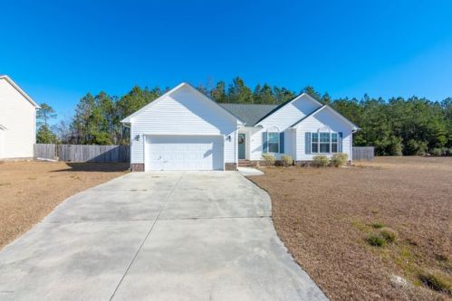 311 Springcreek Ct, Hubert, NC 28539-4144