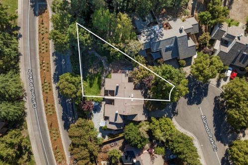 8 Alameda Park Cir, Chico CA 95928-4174 exterior