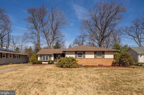 631 Edge Park Dr, Tavistock NJ  08033-1074 exterior