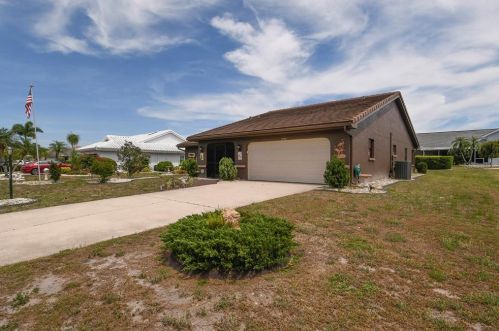 2036 Berry Roberts Dr, Ruskin, FL 33573-6123