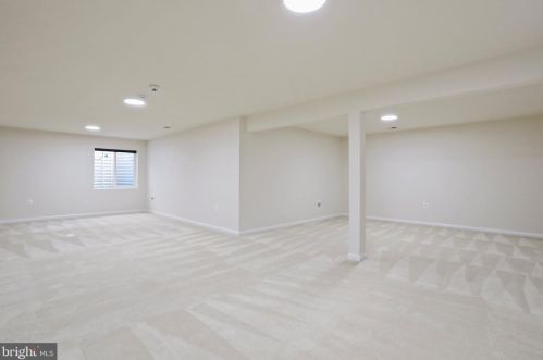 445 Lord Fairfax St, Charles Town WV  25414-2603 exterior