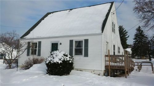 606 Brigham Rd, Van Buren Bay, NY 14048-2308