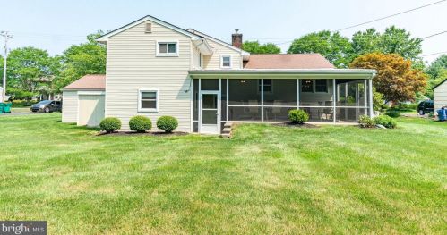 1113 Roeloffs Rd, Yardley PA  19067-4514 exterior