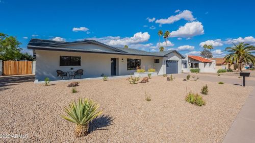 2542 Christy Dr, Phoenix, AZ 85028-2518