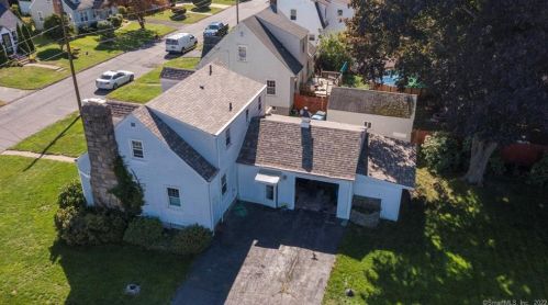 40 Mckinley St, Manchester CT 06040-4845 exterior