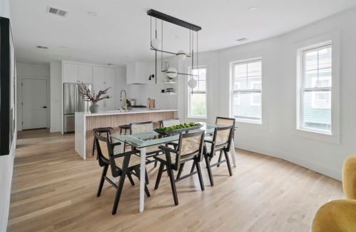 27 Harlow St, Arlington, MA 02474-6801