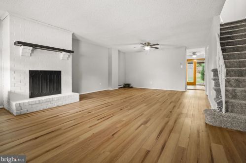 820 Sandra Ln, Norristown, PA 19403-3918