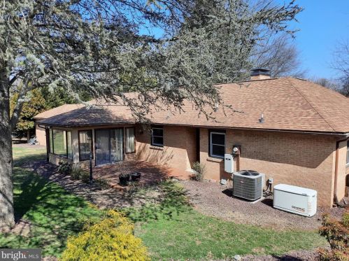838 Kiehl Dr, Lemoyne PA  17043-1205 exterior