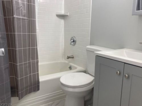 106 Huff Ave, Manville NJ  08835-2216 exterior