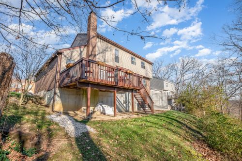 911 Fawnhill Dr, Covington KY  41017-9693 exterior