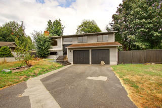 19125 27 Dr, Bothell WA  98012-6908 exterior