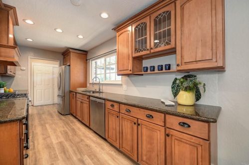 855 B St, Liberty Farms CA  95620-3311 exterior