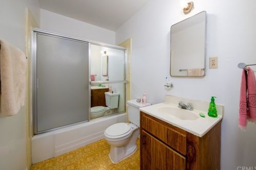 7771 Wells Ave, Riverside CA  92503-2568 exterior