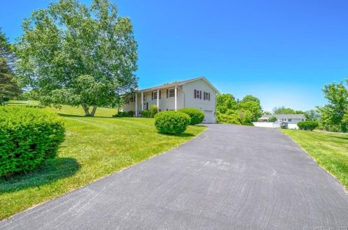 18 Brill Ln, Poughquag, NY 12570-5749