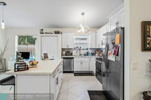 9796 Lemonwood Dr, Boynton Beach FL  33437-5452 exterior