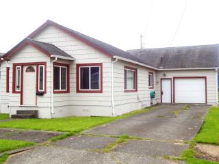 2204 Pacific Ave, Hoquiam, WA 98550-4023