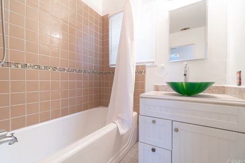 25420 Oak St, Lomita CA  90717-2216 exterior