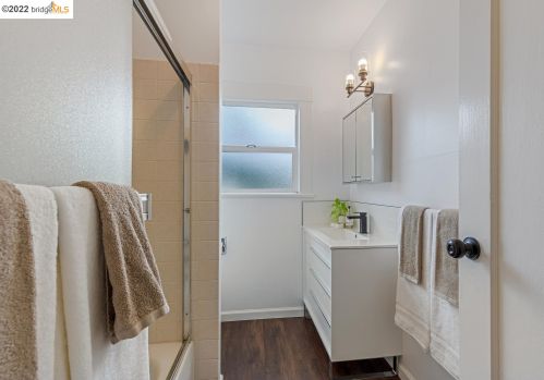 2714 60 Ave, Oakland CA 94605-1501 exterior