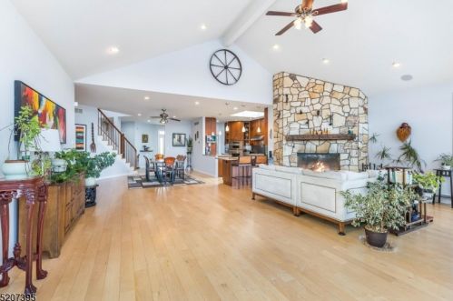 163 Hillcrest Dr, Parsippany NJ  07834-1413 exterior