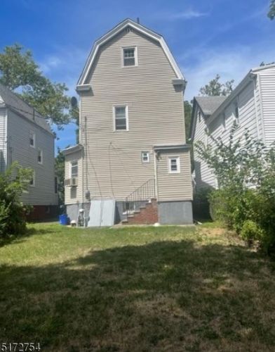 14 Bedford St, East Orange, NJ 07018-1808