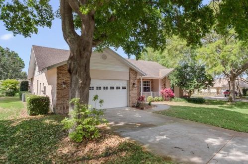 246 Hill Ct, Winter Haven, FL 33881-9548