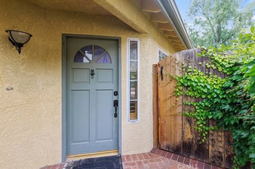 27827 Zion Ct, Santa Clarita, CA 91384-3704