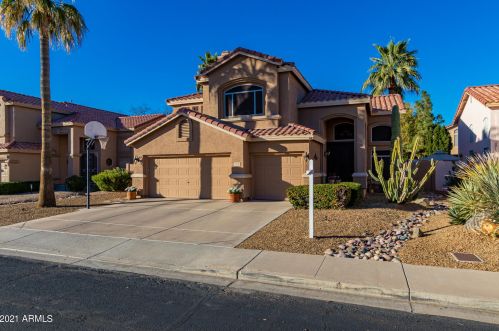 5970 Aurora Dr, Glendale, AZ 85308-6351