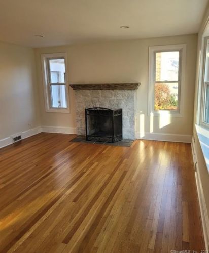 11 Senga Rd, Norwalk CT  06854-2520 exterior