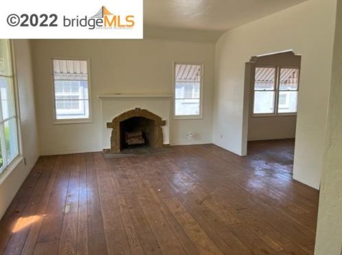 2439 Durant Ave, Oakland, CA 94603-4118