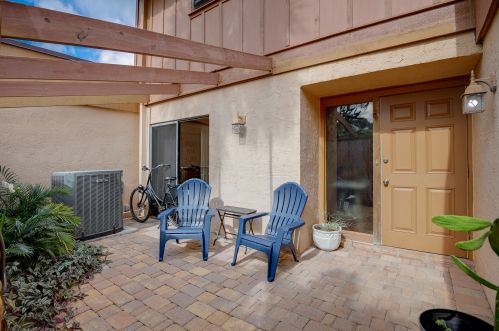 5305 Stonybrook Dr, Boynton Beach, FL 33437-1612
