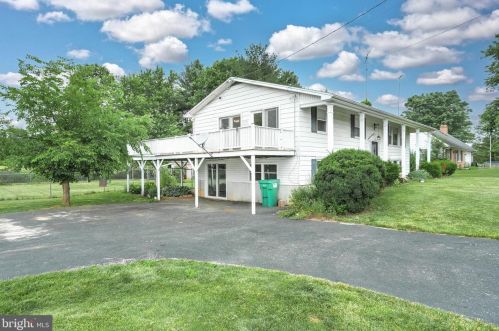 147 Mud College Rd, Littlestown, PA 17340-9719