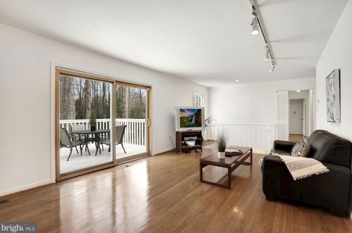 2509 Goldcup Ln, Herndon VA 20191-4220 exterior