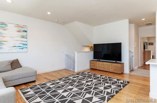 6962 Feldspar Pl, Carlsbad CA  92009-5212 exterior