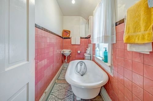 432 Melrose Ave, Ambridge PA 15003-2404 exterior