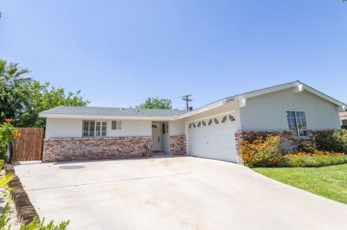 27945 Oakmoor St, Santa Clarita, CA 91351-2960