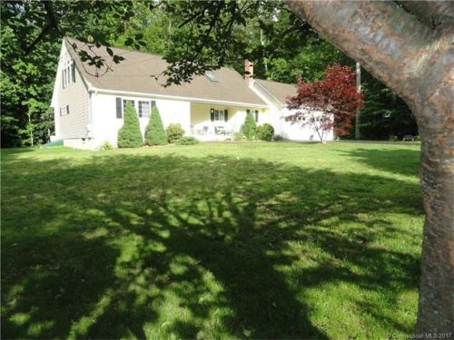 4 Barberry Ln, Moodus, CT 06469-1245