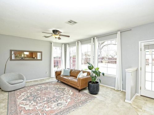 10208 Beard Ave, Austin TX 78748-3956 exterior