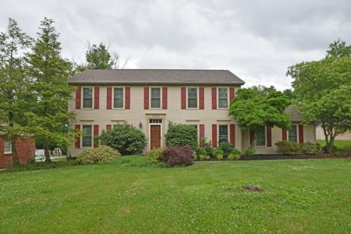 1202 Firewood Dr, Cincinnati, OH 45215-2015