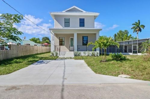 3962 Harvest Ct, Naples, FL 34112-6206