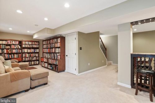 5550 Wide Oak Ct, Woodbridge VA  22192-6036 exterior