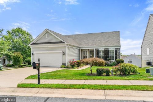 1 Castlewood Dr, Fredericksburg, VA 22406-8423